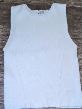 Women's White Sleeveless Knit Top